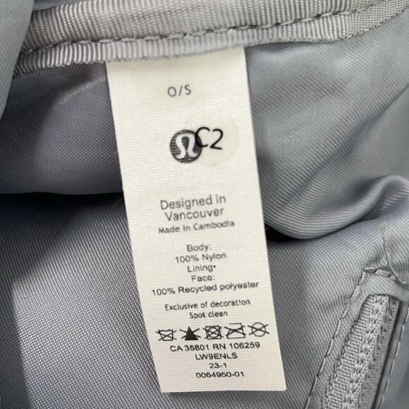 Lululemon All Night Festival Bag 5L Grey/Silver Crossbody Pockets Zippers - Picture 7 of 12